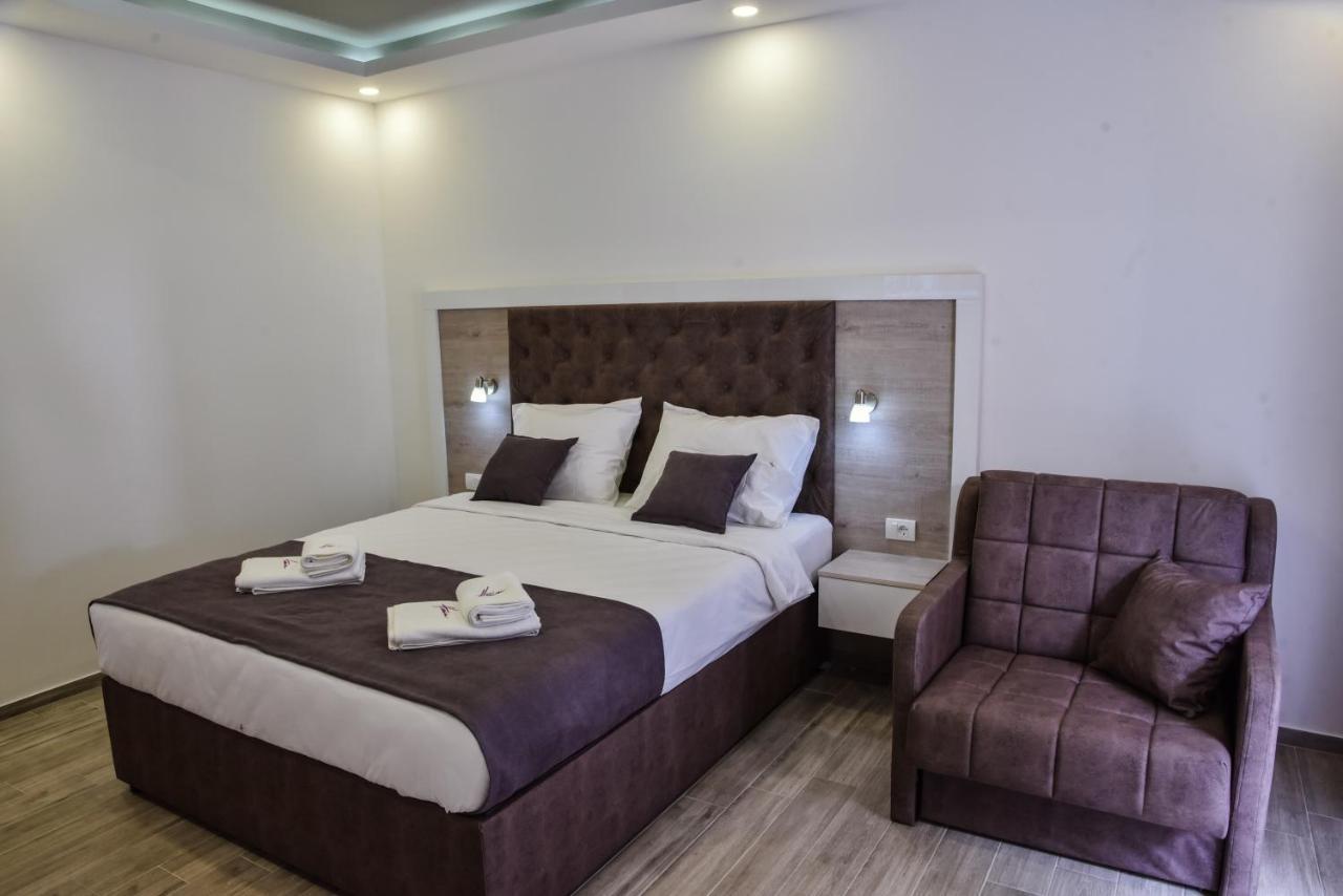 Heaven Lux Ulcinj Hotel Buitenkant foto