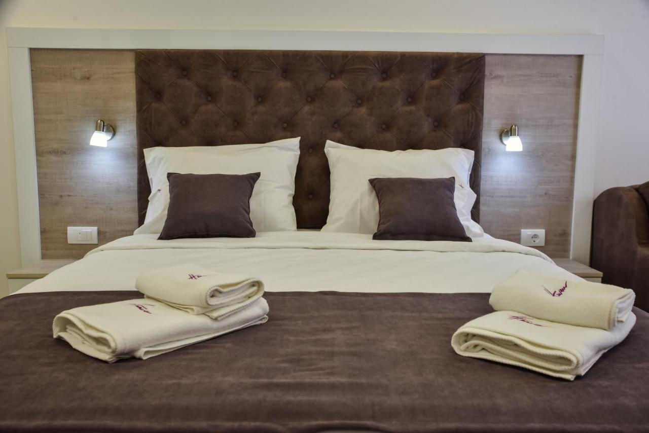 Heaven Lux Ulcinj Hotel Buitenkant foto