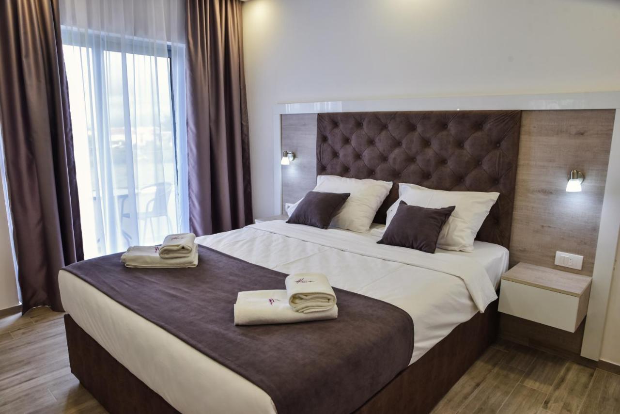 Heaven Lux Ulcinj Hotel Buitenkant foto