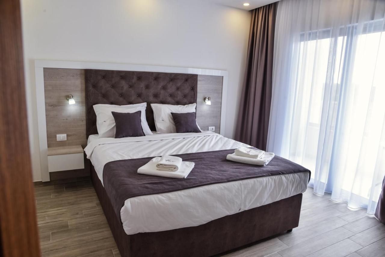 Heaven Lux Ulcinj Hotel Buitenkant foto