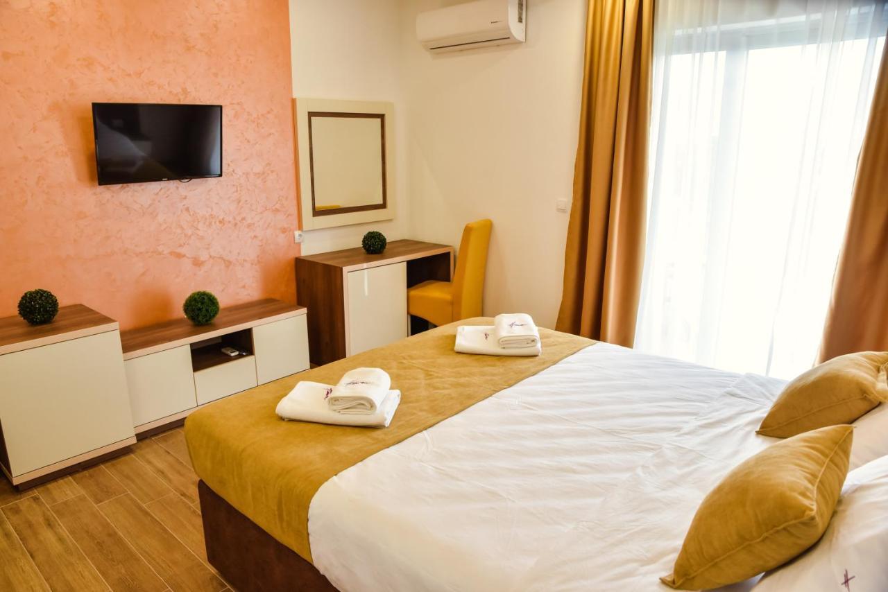 Heaven Lux Ulcinj Hotel Buitenkant foto