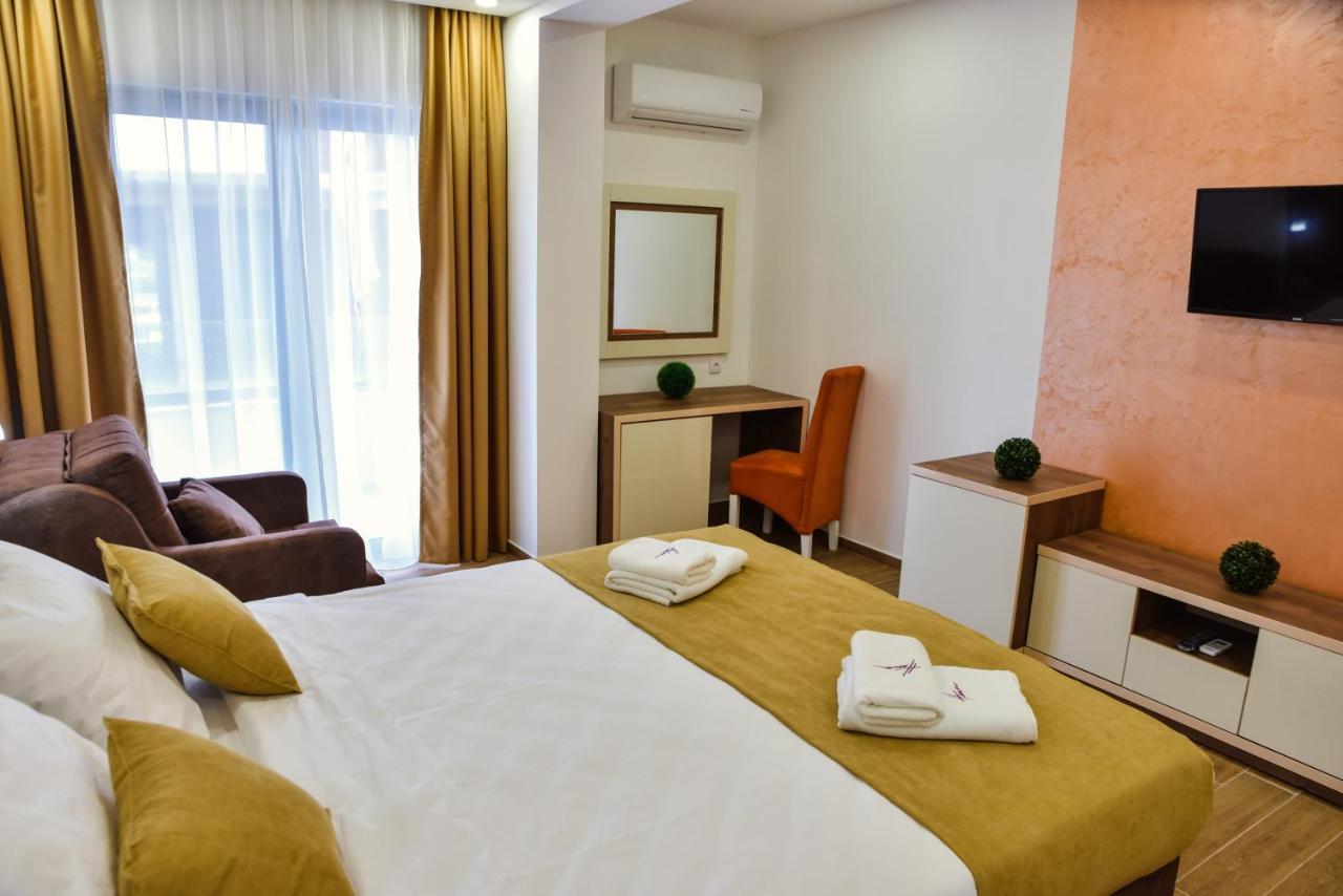 Heaven Lux Ulcinj Hotel Buitenkant foto