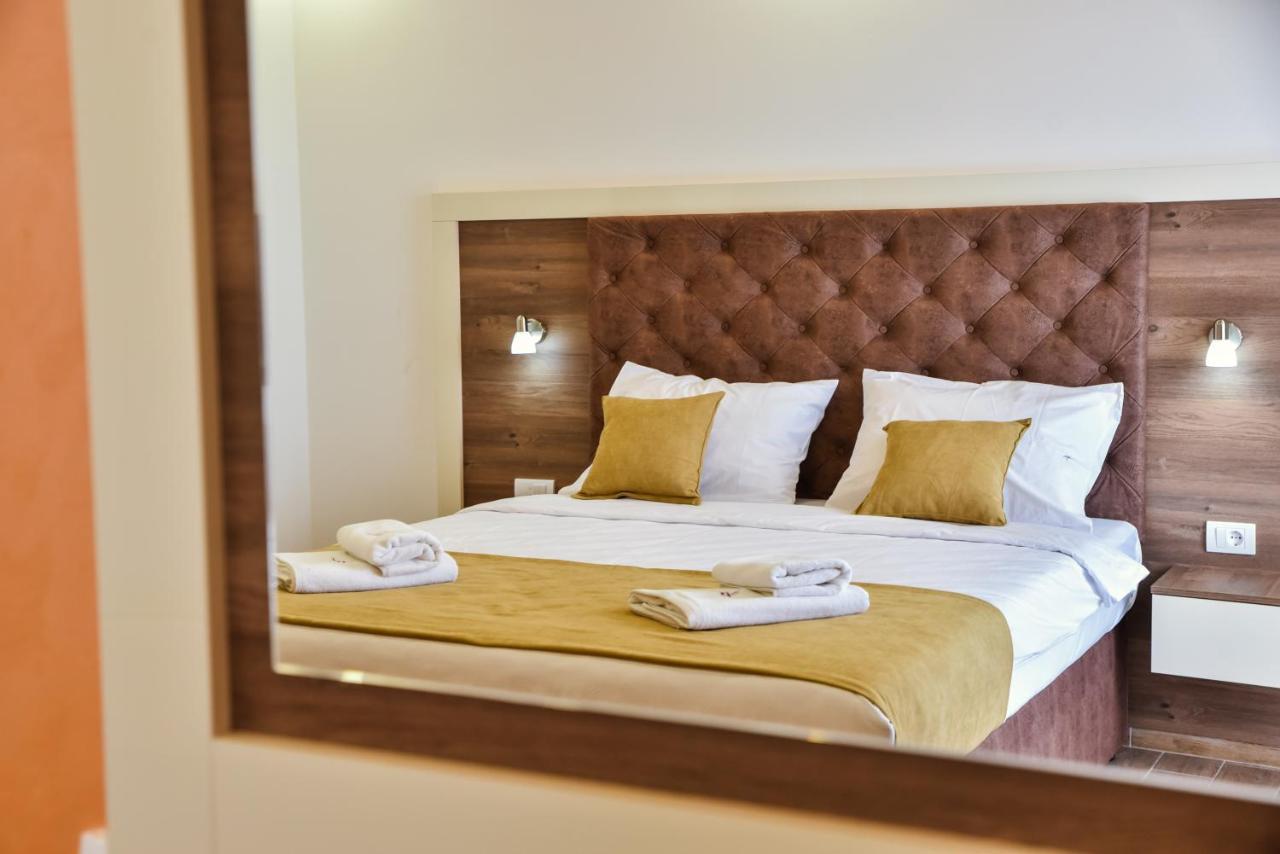 Heaven Lux Ulcinj Hotel Buitenkant foto