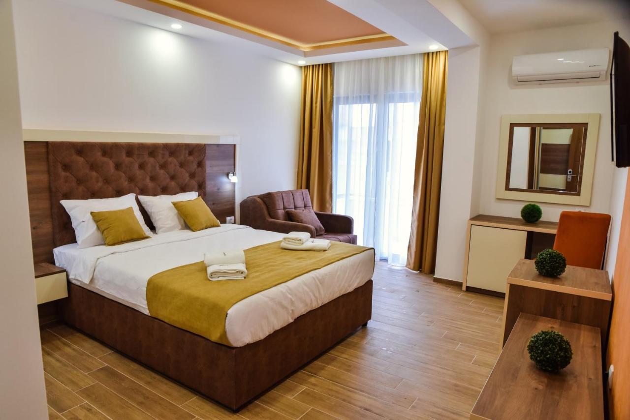 Heaven Lux Ulcinj Hotel Buitenkant foto