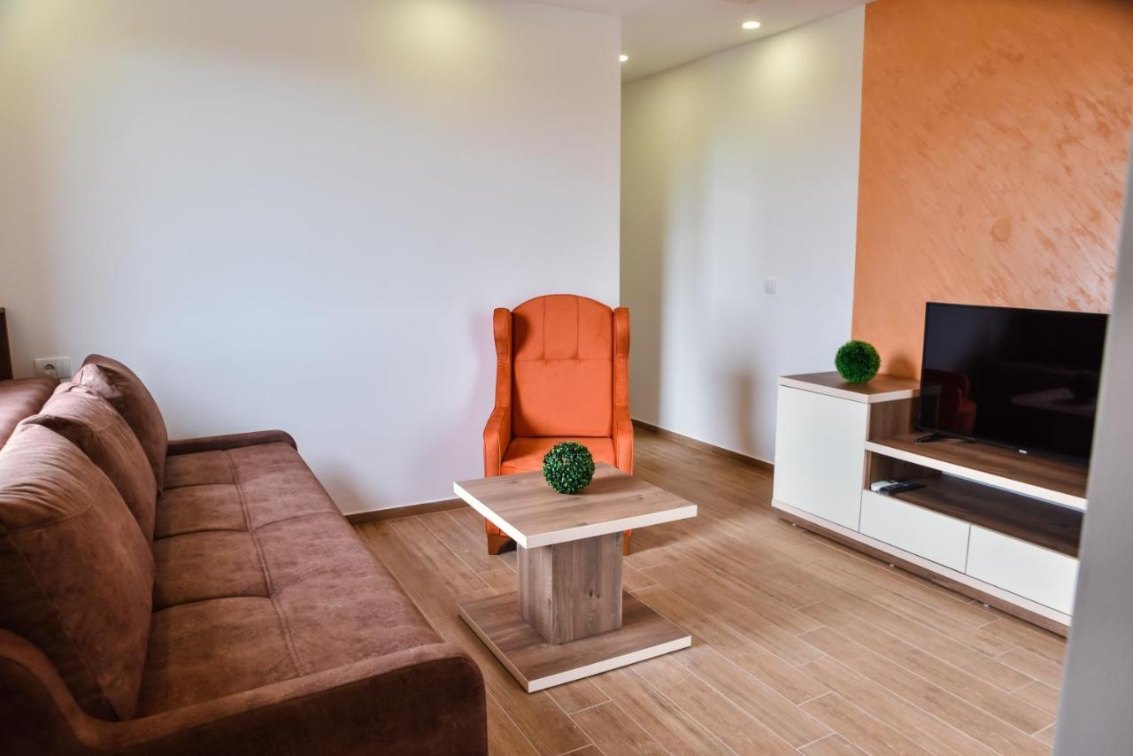 Heaven Lux Ulcinj Hotel Buitenkant foto