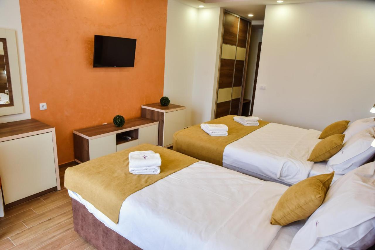 Heaven Lux Ulcinj Hotel Buitenkant foto