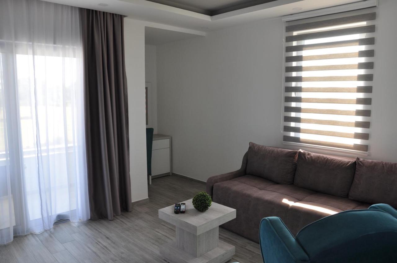Heaven Lux Ulcinj Hotel Buitenkant foto