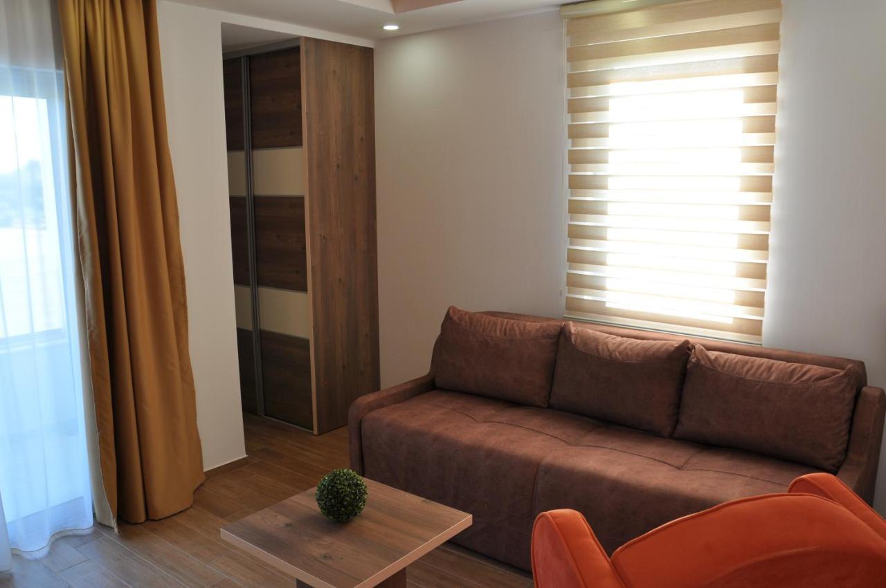 Heaven Lux Ulcinj Hotel Buitenkant foto