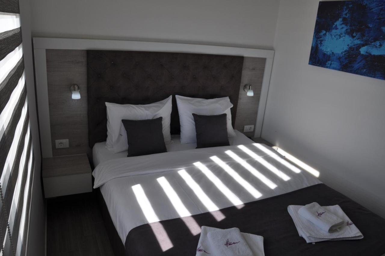 Heaven Lux Ulcinj Hotel Buitenkant foto