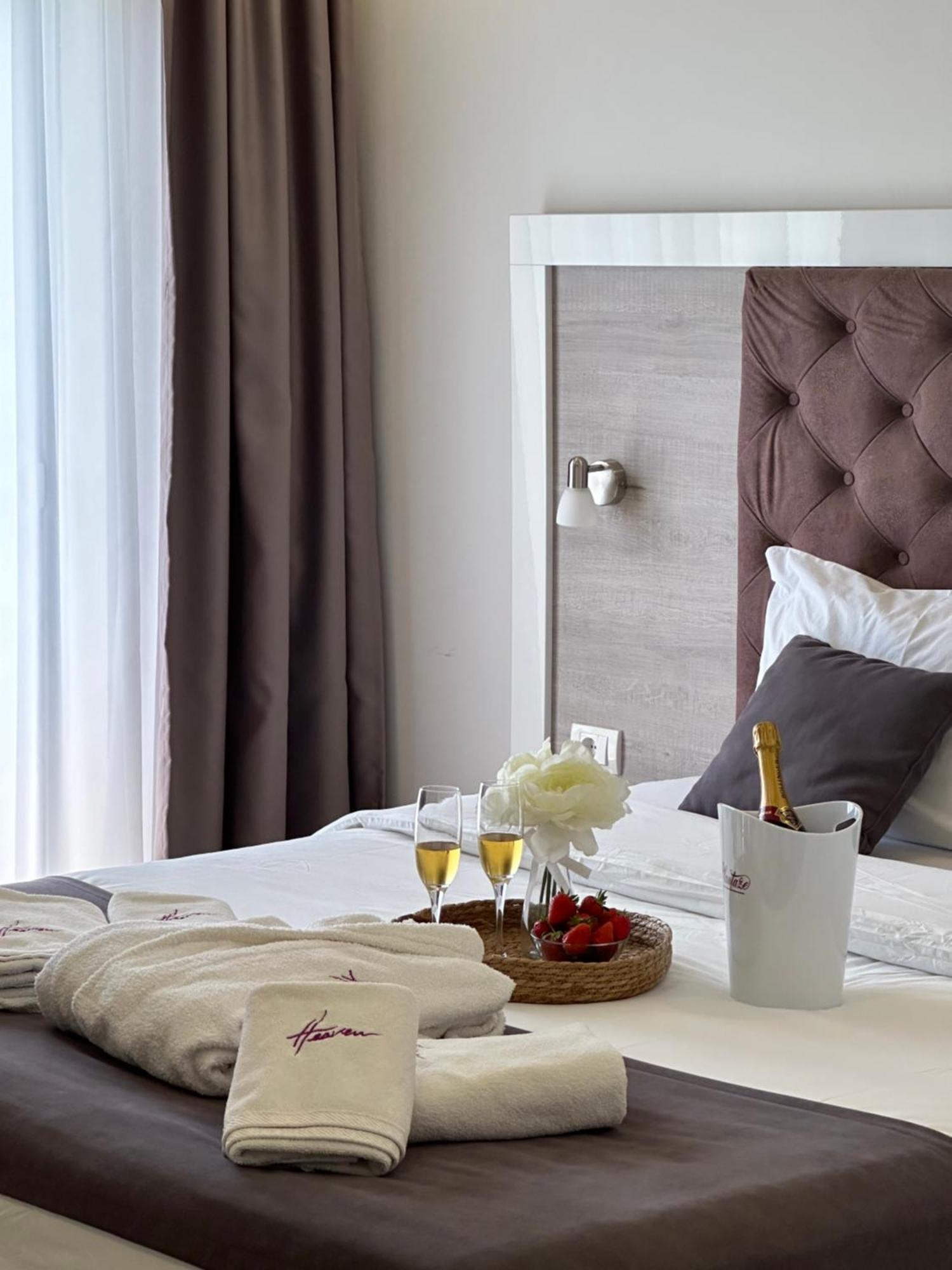 Heaven Lux Ulcinj Hotel Buitenkant foto