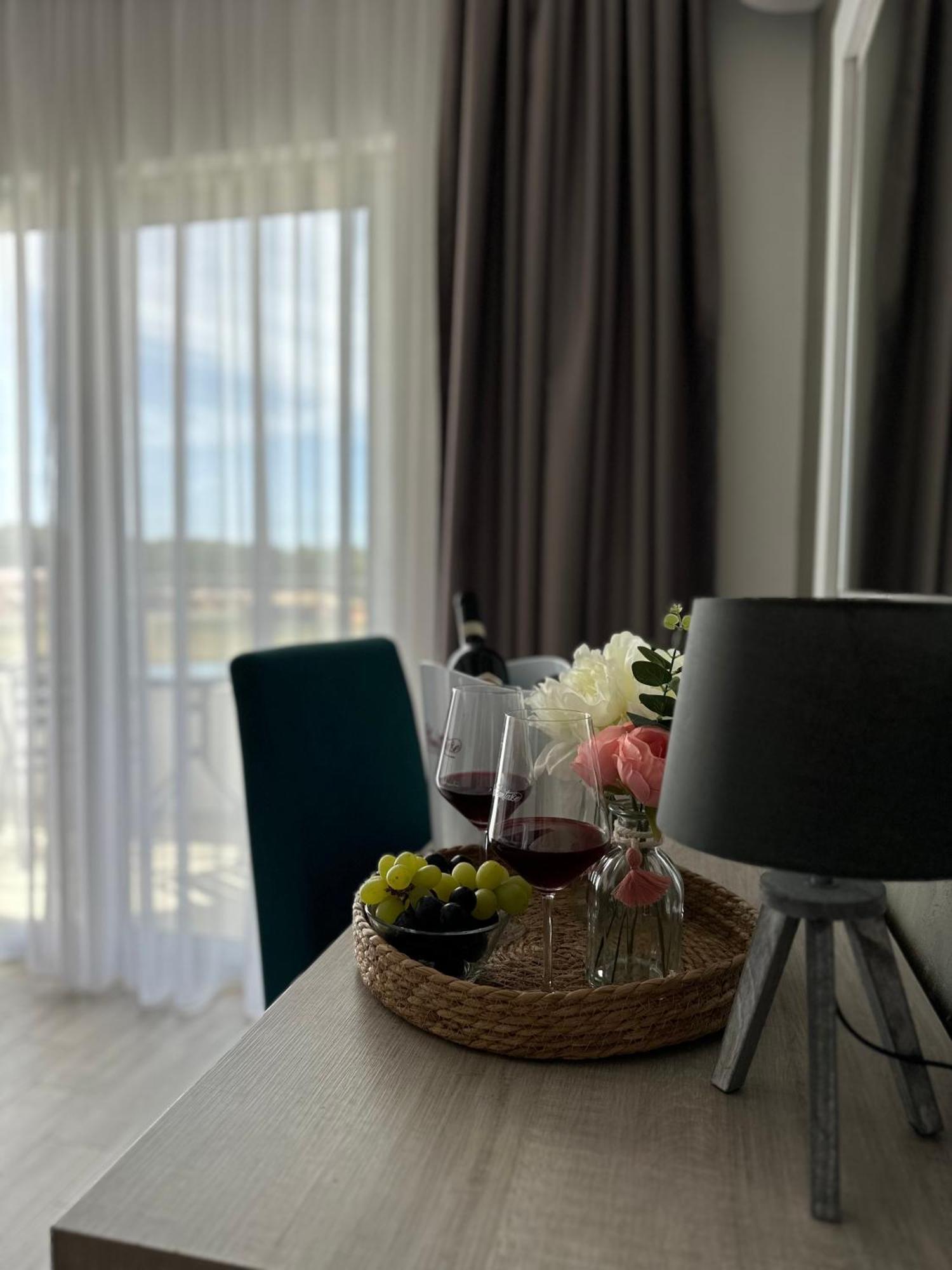 Heaven Lux Ulcinj Hotel Buitenkant foto